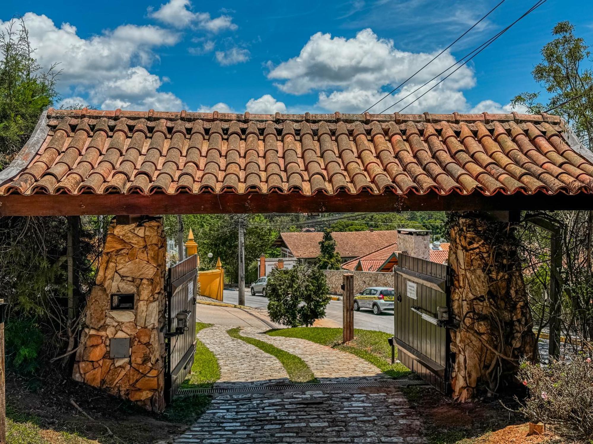 Mansao Nacional Inn Campos do Jordao Luaran gambar